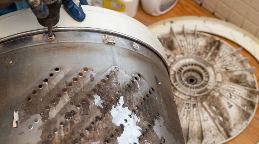 dirty inner parts of the washing machine dirty inner parts of the washing machine