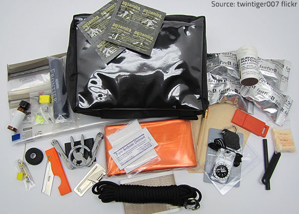 You can't do without different small tools in your disaster supply kit.