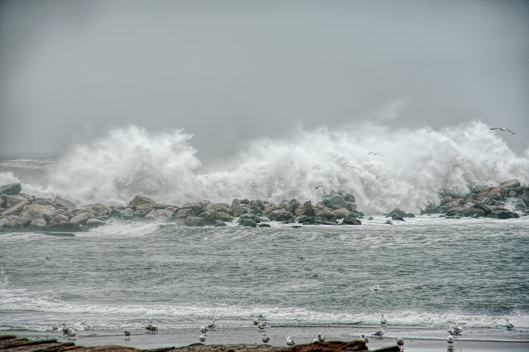 Nor'easter_Slams_a_Jetty_in_Point_Judith,_Rhode_Island