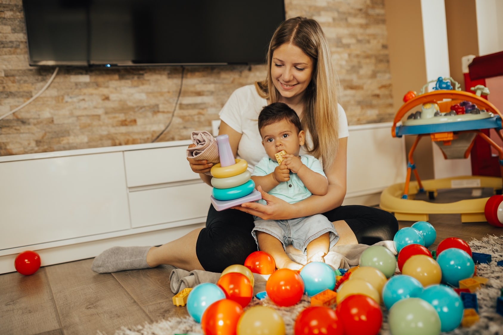 Babysitter-Playing-with-Toddler