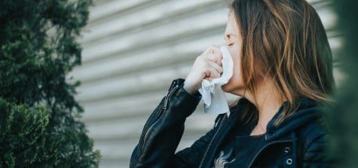 Mold-Spores-Breathing-Allergies