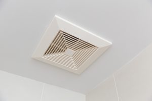 bathroom ceiling fan to help prevent mold