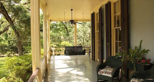 Preventing-Porch-Mold-Mildew-Growth