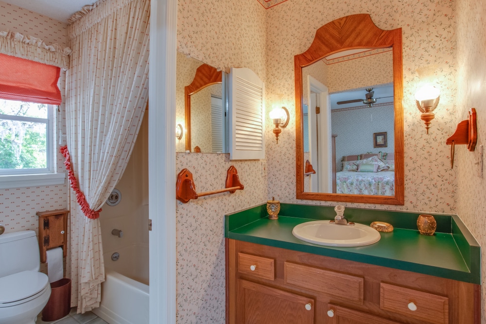 6 Signs Your Bathroom Needs an Update 6 Signs Your Bathroom Needs an Update