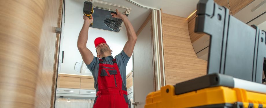 Repairing Ceiling Mounted RV Camper Air Condition Repairing Ceiling Mounted RV Camper Air Condition